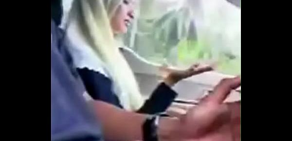  Malay girl giving handjob while driving